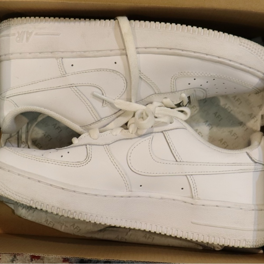 Boys size 6 Air Force 1’s